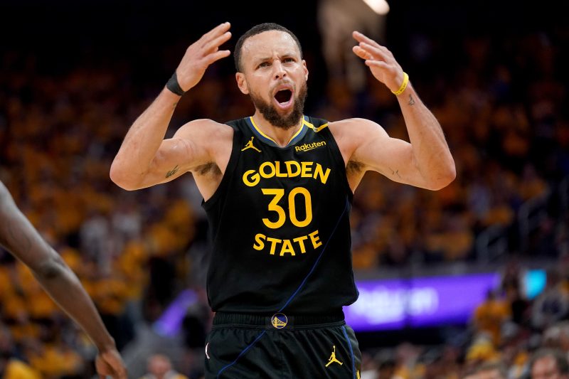 Steph Curry injury update: Warriors guard is day-to-day, will get MRI